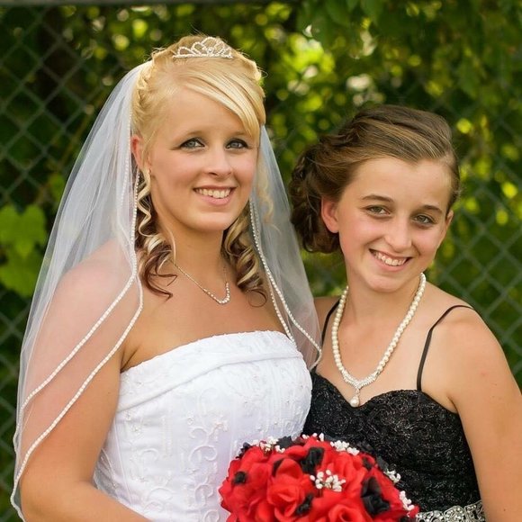 Meet your Posher, Olyvia - Picture 1 of 1